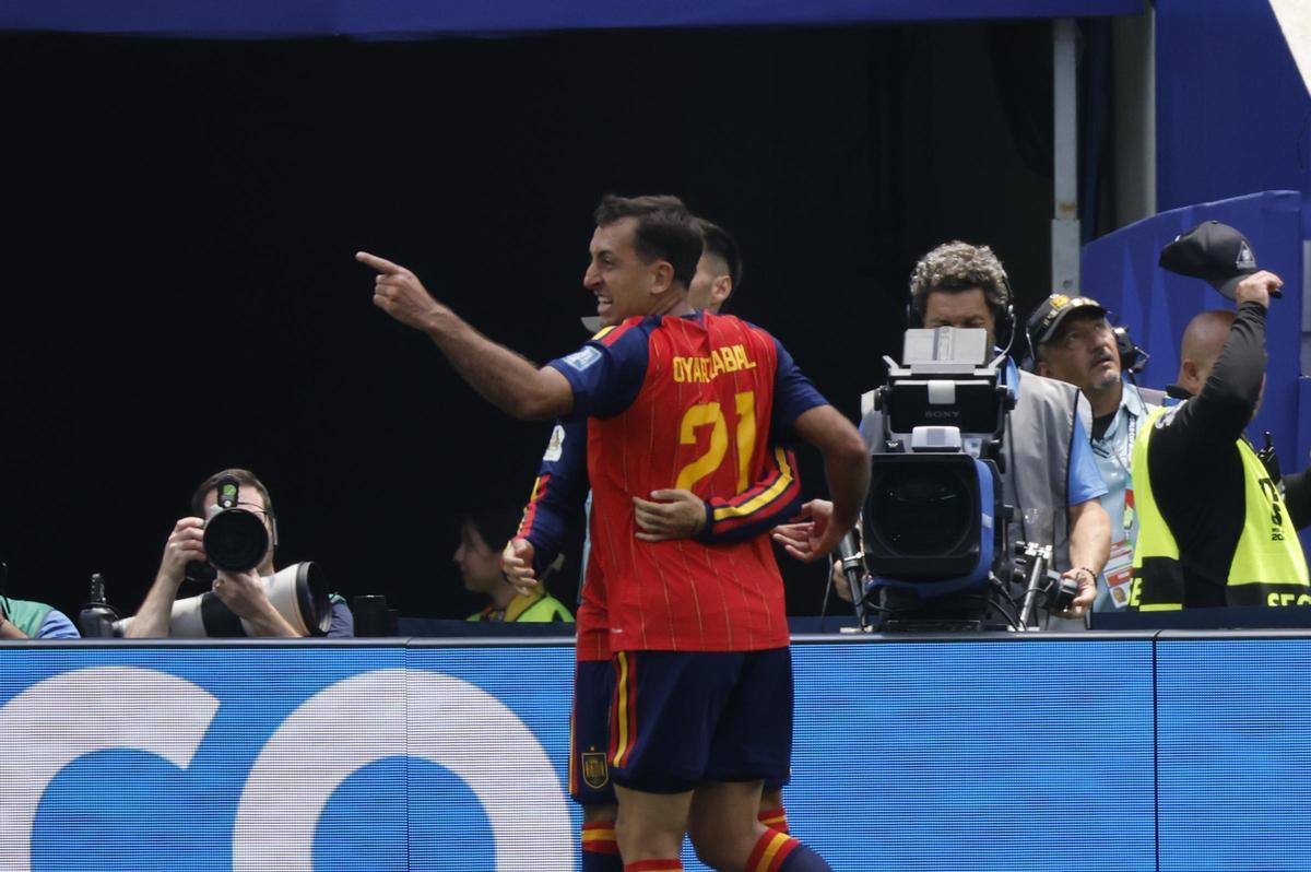 Oyarzabal impone la superioridad de España con un triunfo por 1-0 al descanso Oyarzabal impone la superioridad de España con un triunfo por 1-0 al descanso