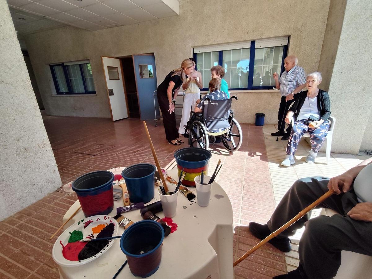Visita a la Residencia Mixta.