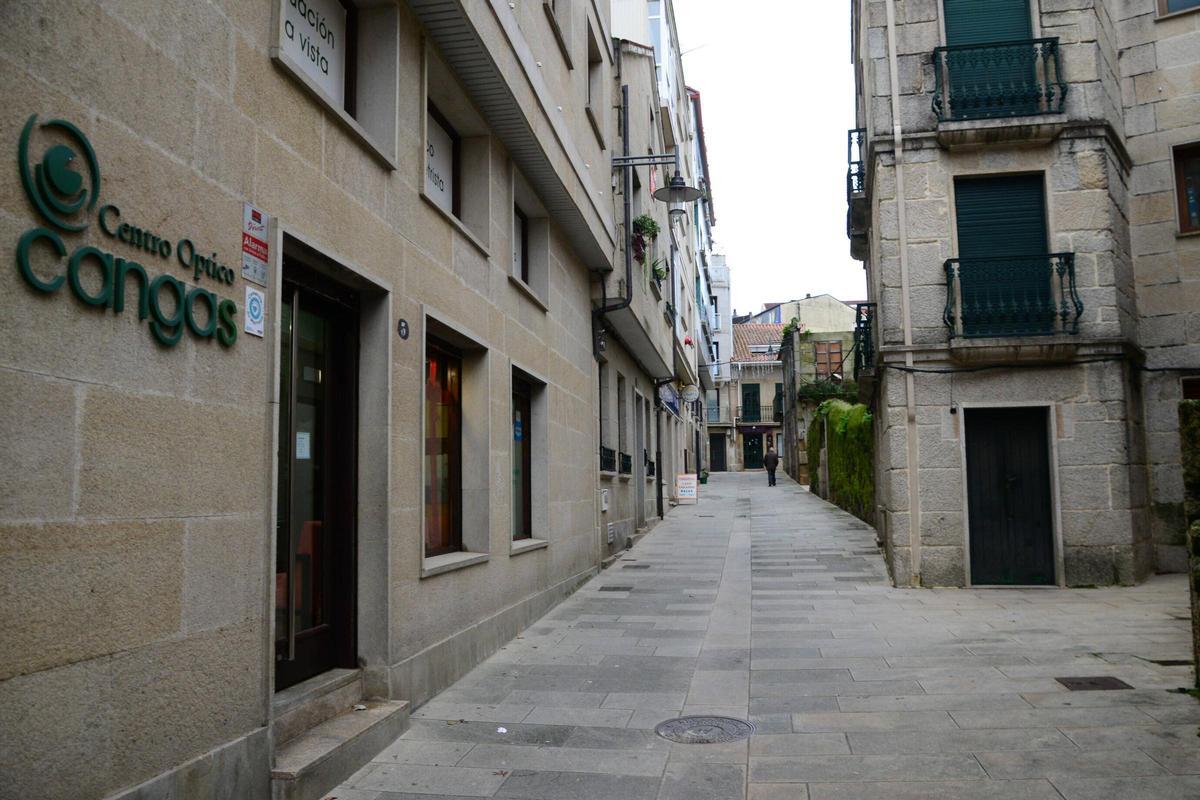 A rúa do centro de Cangas que leva o  nome de José Félix Soage.