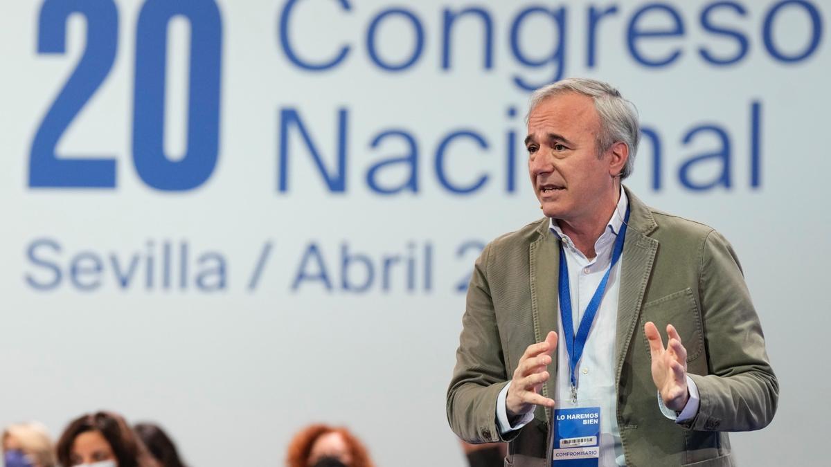 El presidente del PP de Aragón, Jorge Azcón, intervino en la mesa de presidentes regionales en el congreso.