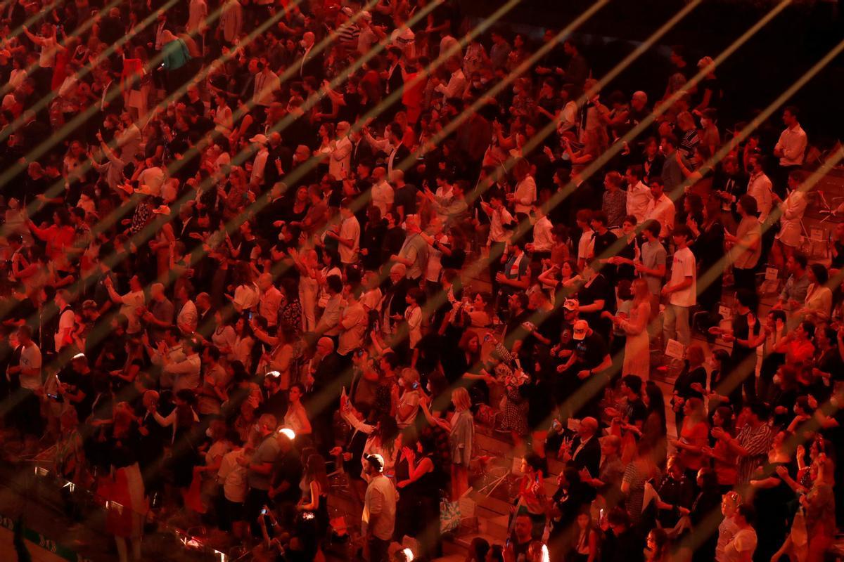 Los espectadores en el Pala Alpitour de Turín.