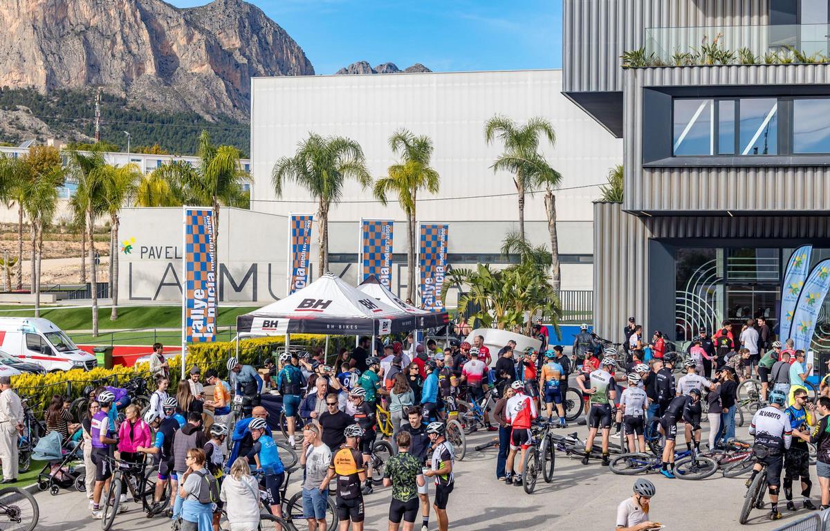 Alice Pirard y Adelino Moll vencen en la XXIV Marcha BTT La Nucía