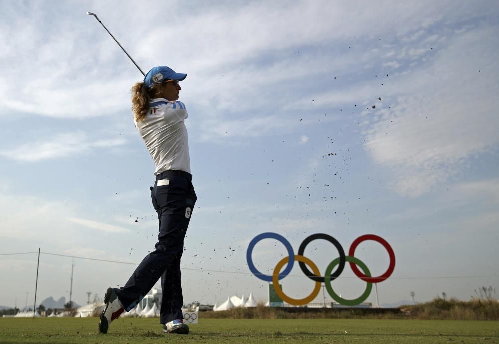 La representante de Italia Giulia Sergas en la ronda de prácticas del golf femenino.