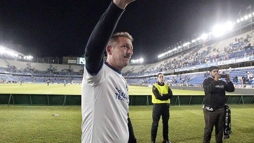 Luis Miguel Ramis, anoche tras el homenaje que recibió del Heliodoro.