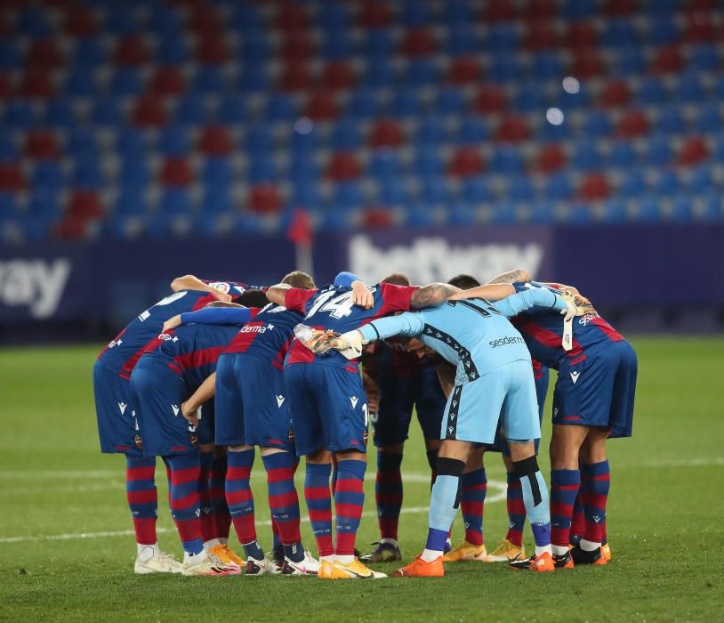 Levante - Real Valladolid, en imágenes