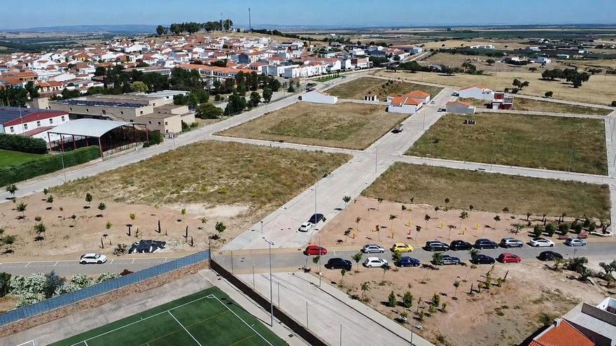 Valverde de Leganés ya suma 71 compraventas de solares municipales para facilitar el acceso a la viv ...