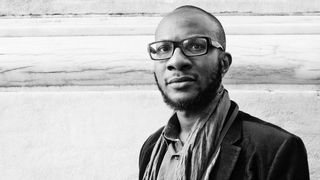 Teju Cole y la oscuridad que revela más que ocultar la realidad