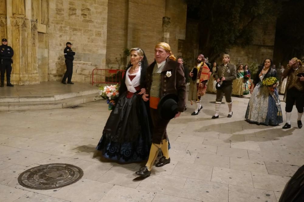 Así desfiló Alicia Moreno y la corte de honor