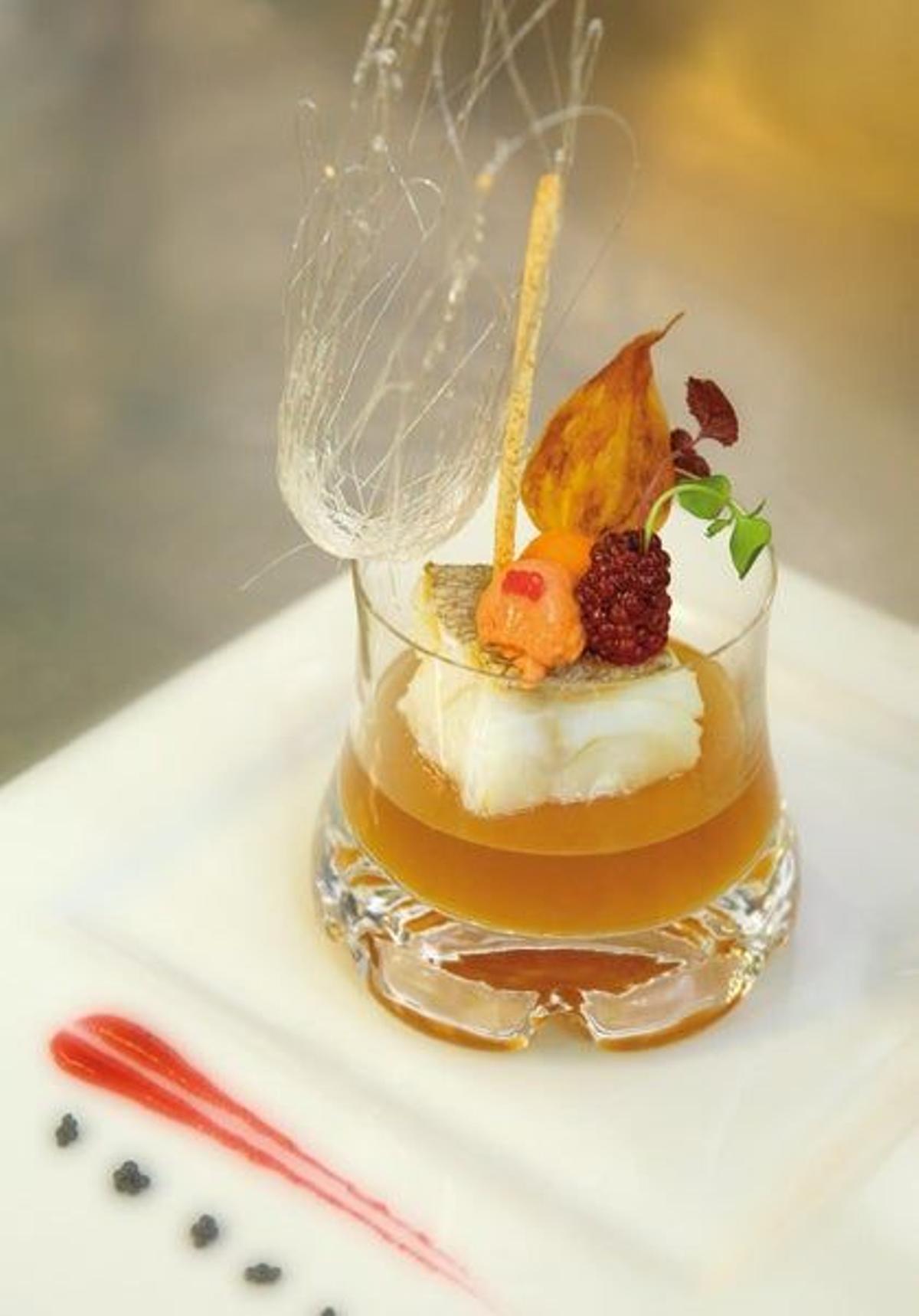 El restaurante Dos Hermana ofrece una cocina de calidad con toques modernos y platos como el bacalao