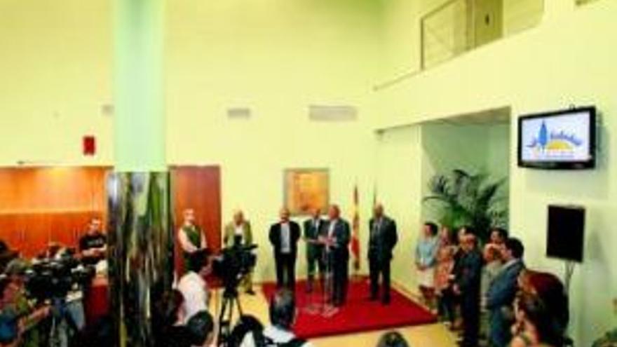 Miguel Celdrán inaugura un nuevo velatorio en El Nevero