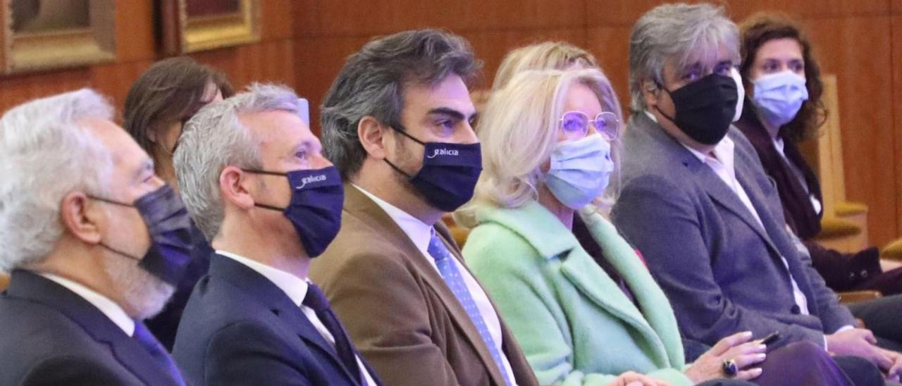 Santalices, Rueda, Calvo, Porro y Puy, en un acto en el Parlamento el pasado viernes.