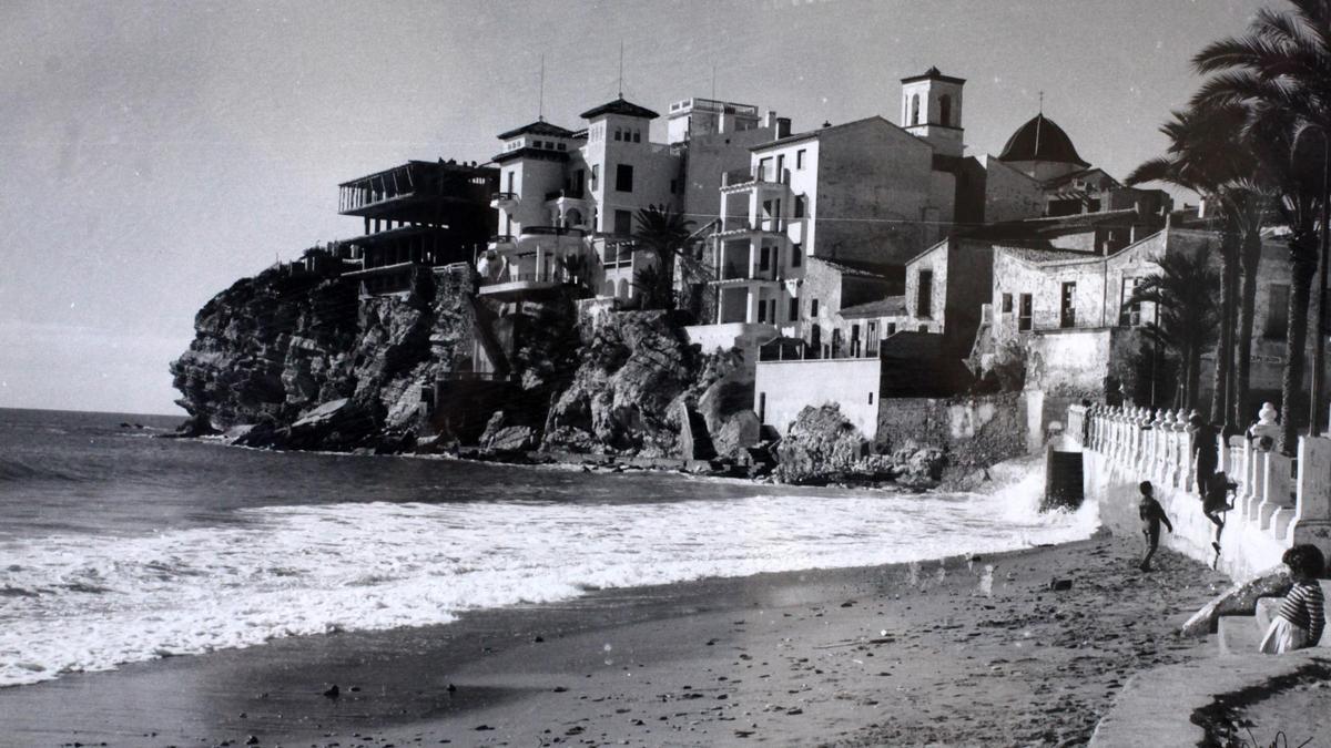 Cómo aquel pequeño pueblo de pescadores que era Benidorm se ha convertido en la gran urbe que es ahora.