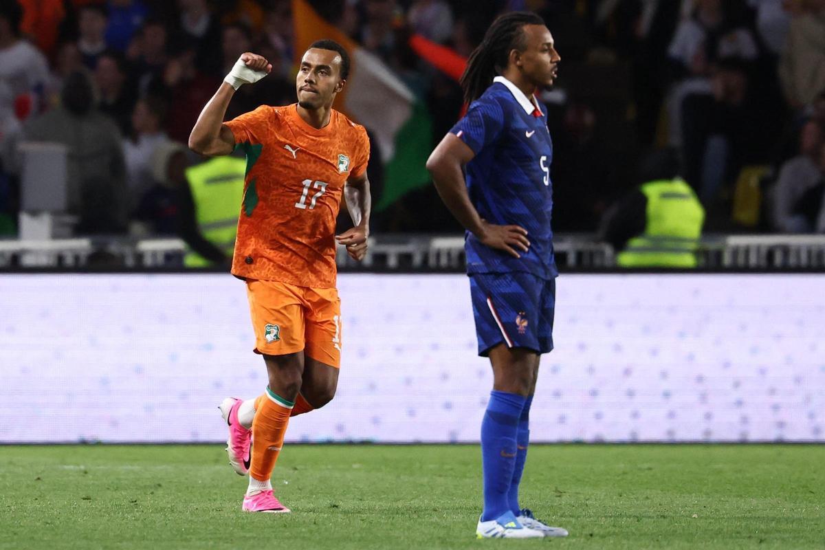 Costa de Marfil remontó ante Francia y Koundé quedó algo señalado