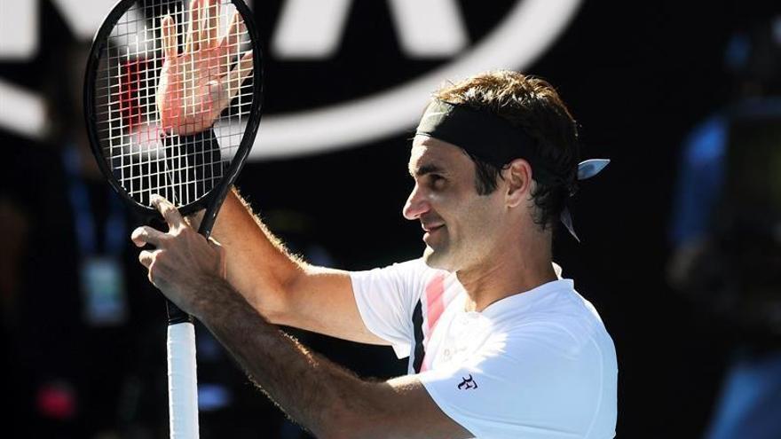 Federer desafía al tiempo y a Djokovic se le para el reloj