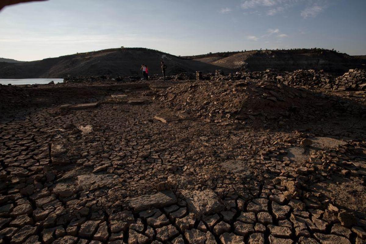 San Pedro de la Nave emerge en Ricobayo