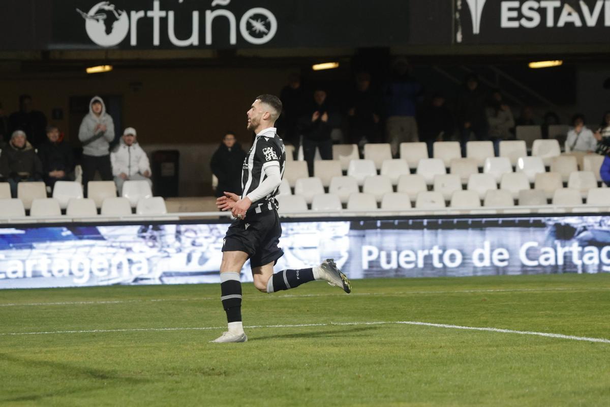 Todas las imágenes del encuentro entre el FC Cartagena y el CE Europa