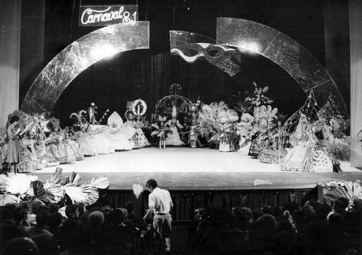 Gala de la Reina infantil en el Teatro Pérez Galdós, en 1981.