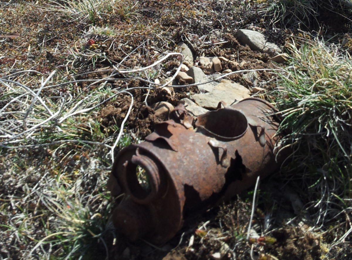 Granada Lafitte, hallada no lejos de la trinchera junto a la que aparecieron los restos de un soldado desconocido de la Guerra Civil en El Toro (Castellón).