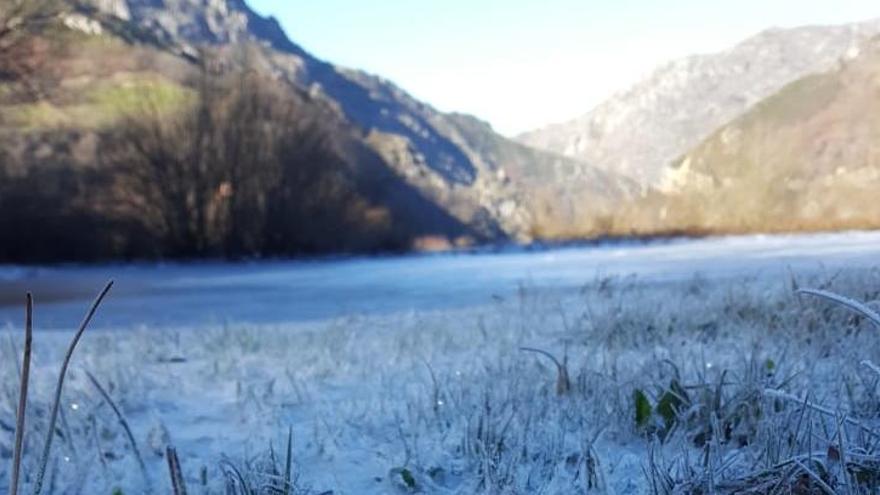 Asturias amanece aterida y la previsión es de más heladas mañana