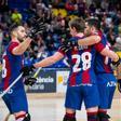 El Barça celebra su victoria ante el Girona ante el OK Liga