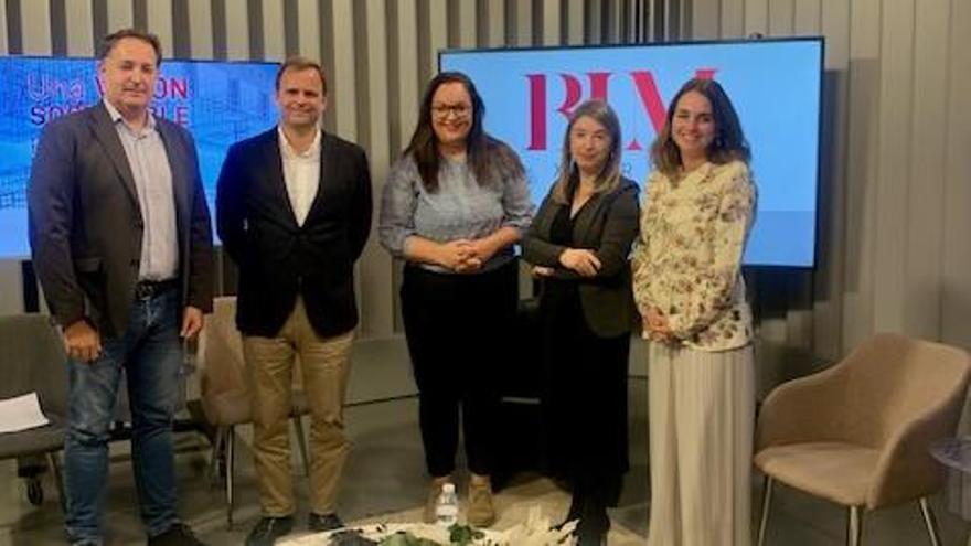 Héctor Saura, Pascual Lloria, Arancha Ferrer, Nieves Romero y Nuria Matarredona en el plató de LevanteTV.