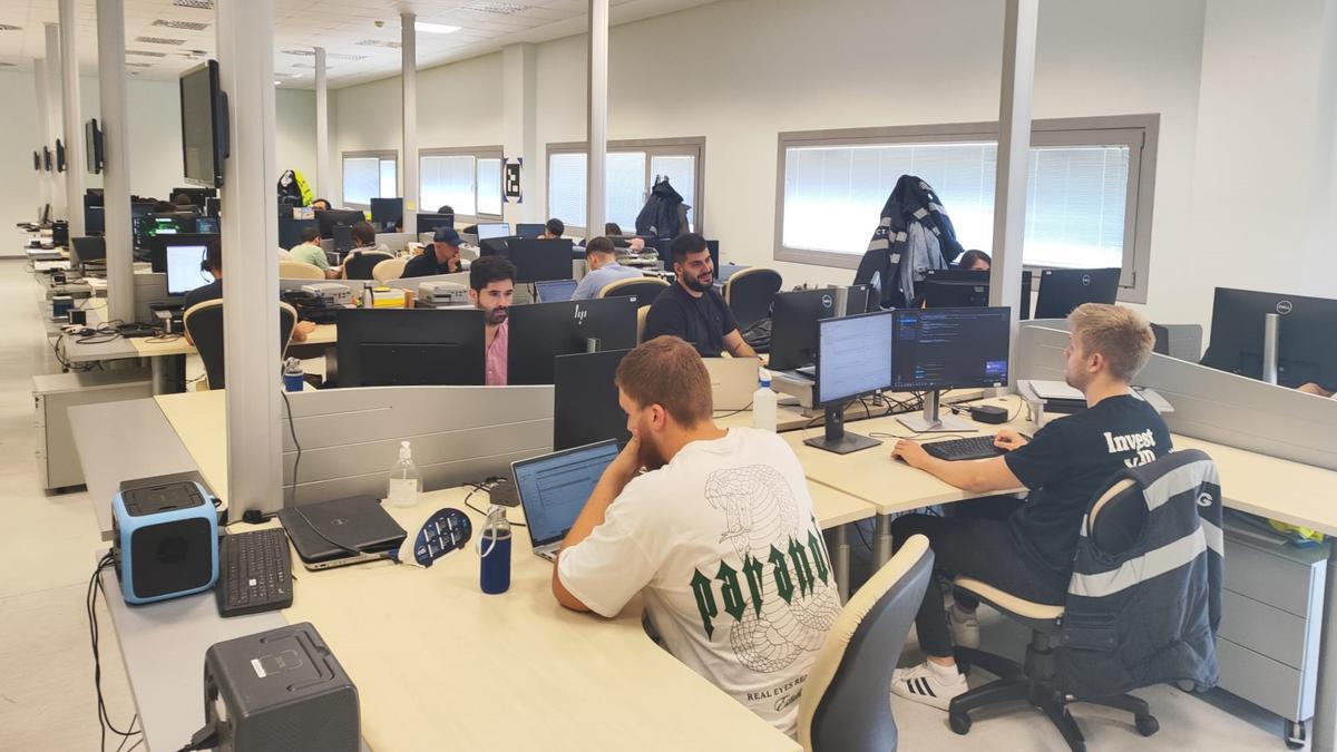 Uno de los departamentos de CTAG, durante una visita al centro el pasado año.