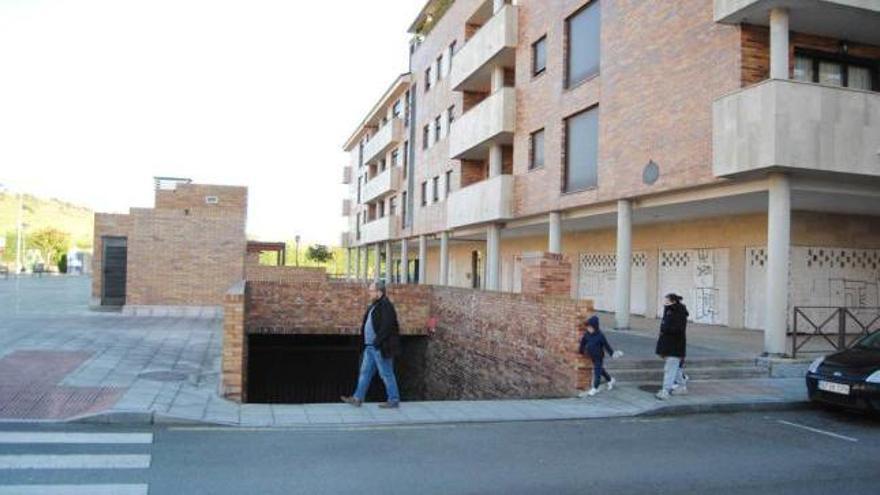 La entrada a uno de los aparcamientos subterráneos de Lugo.