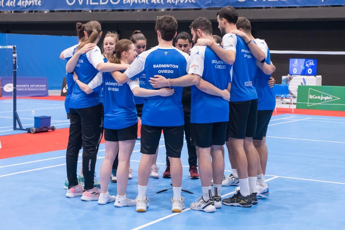 Los jugadores del Club Bádminton Oviedo