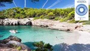 On: Sud de Menorca. A 4 km des de Binigaus o cala Mitjana. S’hi va pel sender a tocar de mar. Serveis: Cap Ocupació: Mitjana. Per a somiadors