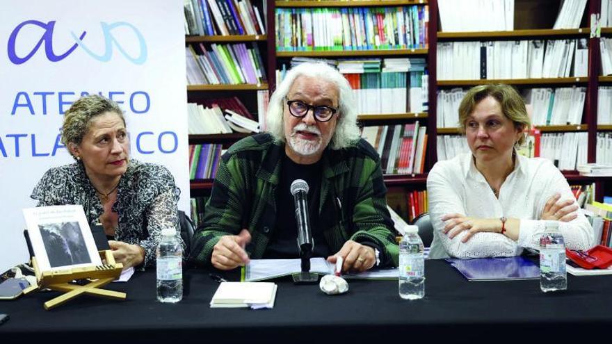 Edurne Baines (esq.), García Teijeiro e An Alfaya.   | // RICARDO GROBAS