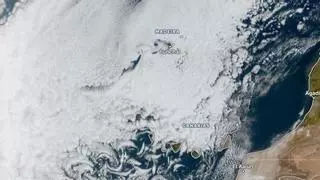 El tiempo da un giro en Canarias: llega la calima y suben las temperaturas