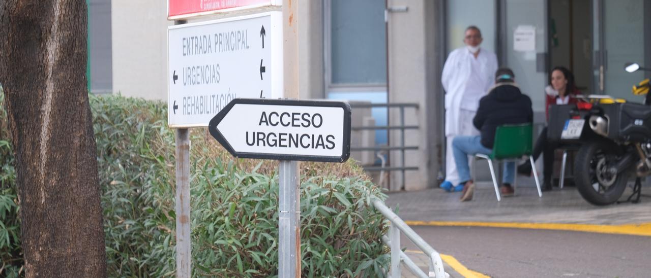 Exterior del Hospital de Sant Joan d&#039;Alacant durante la sexta ola de la pandemia.