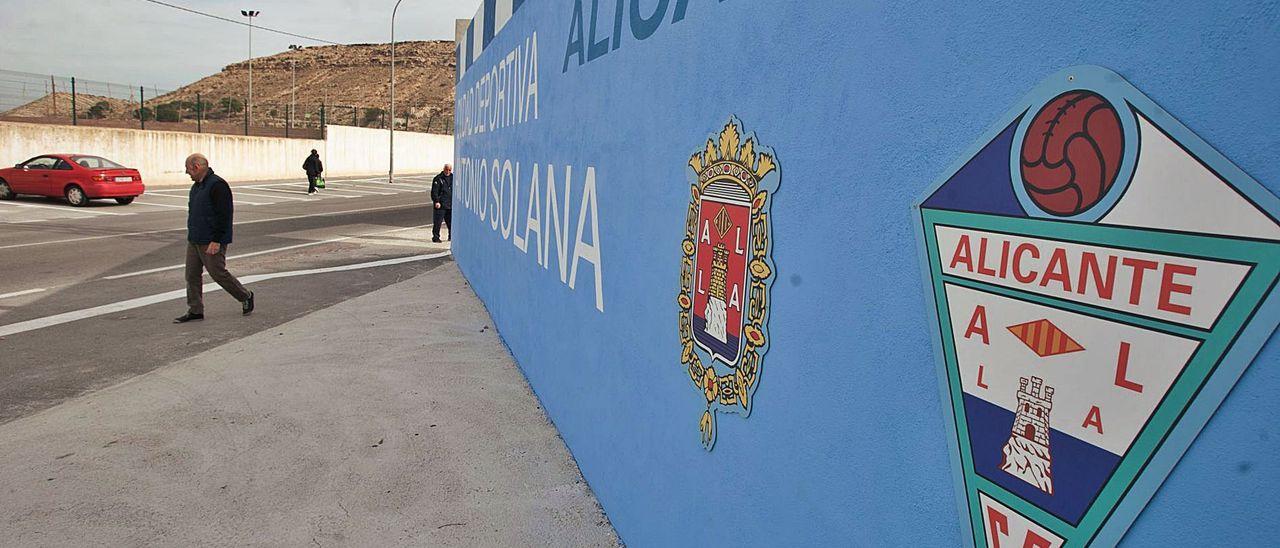 Imagen del acceso a la ciudad deportiva Antonio Solana, sede del Alicante.