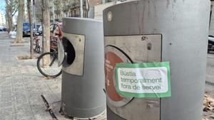 Un buzón de la recogida neumática fuera de servicio en el Poblenou, en Barcelona.