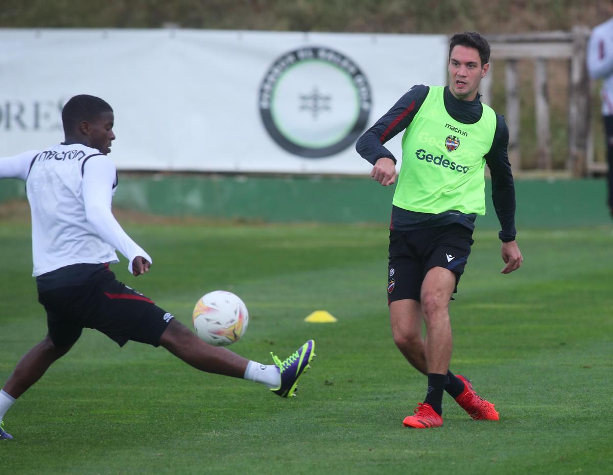 Así ha sido el entrenamiento del Levante UD en el Saler
