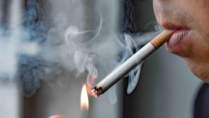 Hawái planea prohibir la venta de cigarrillos a menores de 100 años