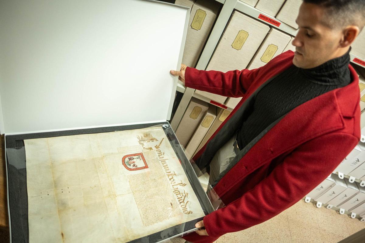 Daniel Melián, responsable del Archivo Histórico de La Laguna