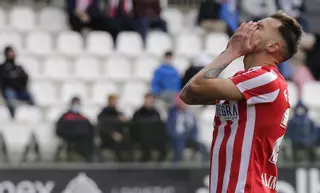 El partido del Sporting, como el tiempo, más frío que otra cosa: un punto (0-0) y poco fútbol en Burgos