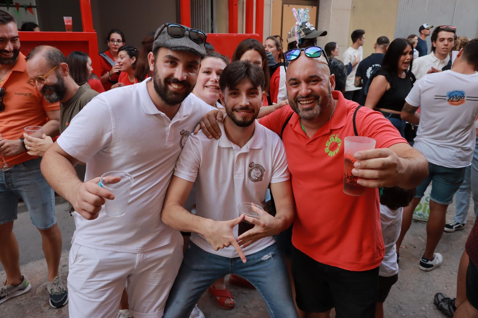 Galería | Las collas de Vila-real ya disfrutan de la fiesta en la calle