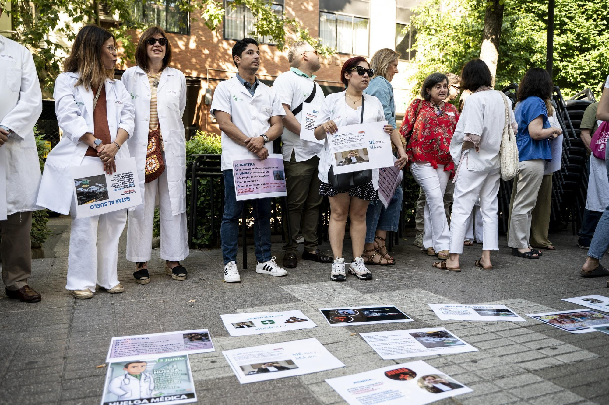 Las imágenes de la protesta de médicos en Cáceres