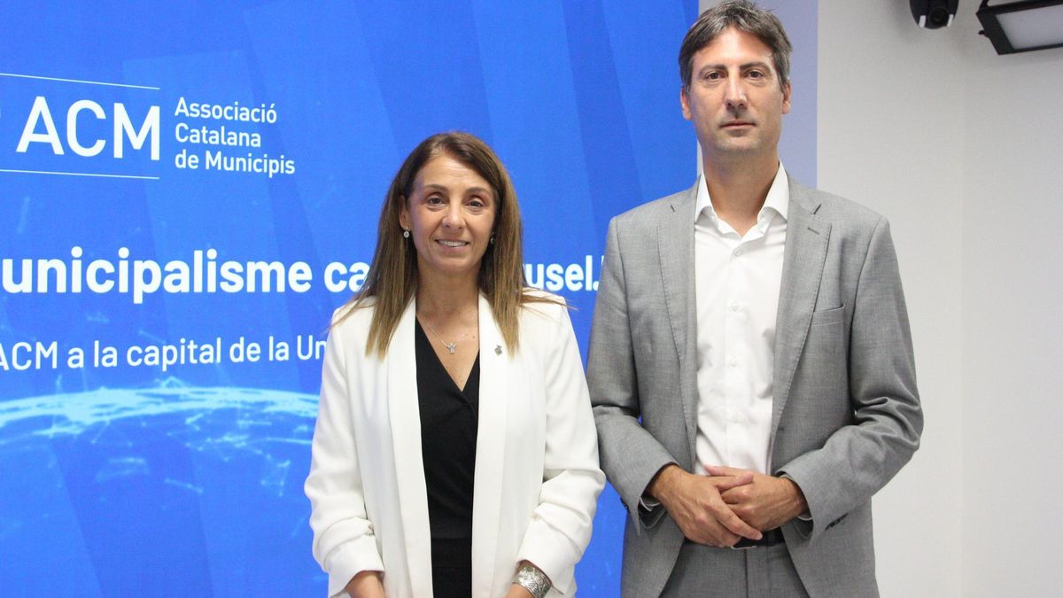 La presidenta del ACM, Meritxell Budó, y el futuro jefe de la oficina del ente en Bruselas, Jordi Solé