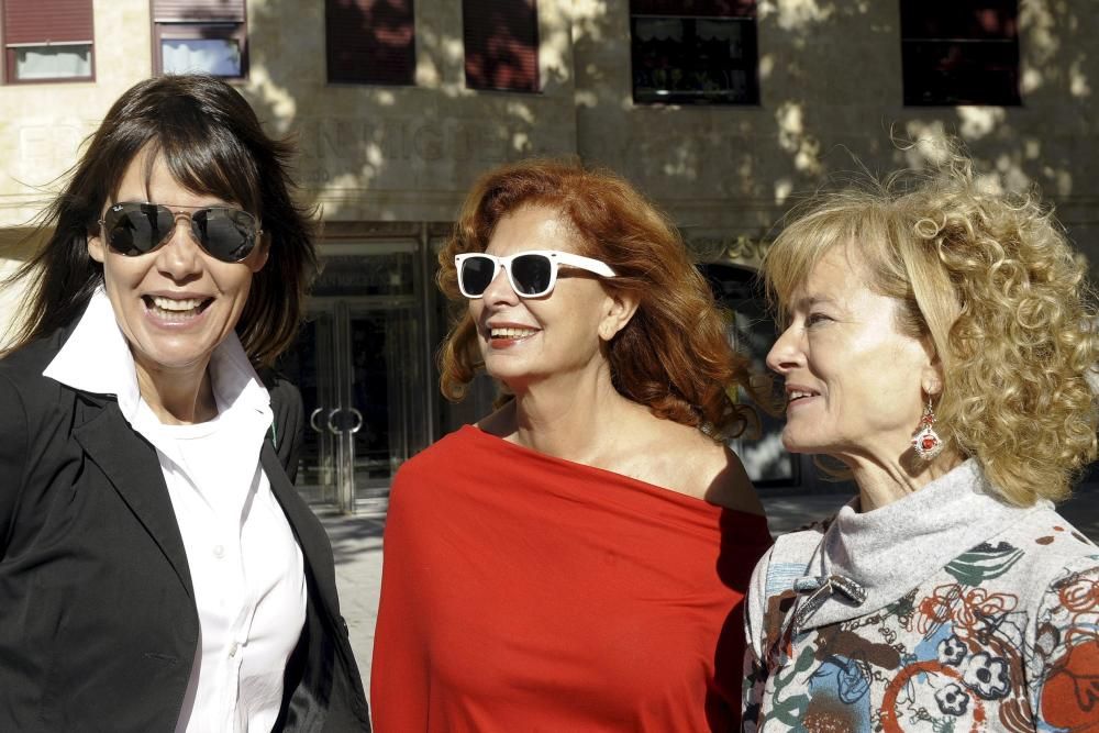 La actriz Mabel Lozano junto a las protagonistas de su nuevo documental, "Las sabias de la tribu", Carmen Alborch y Maria Area