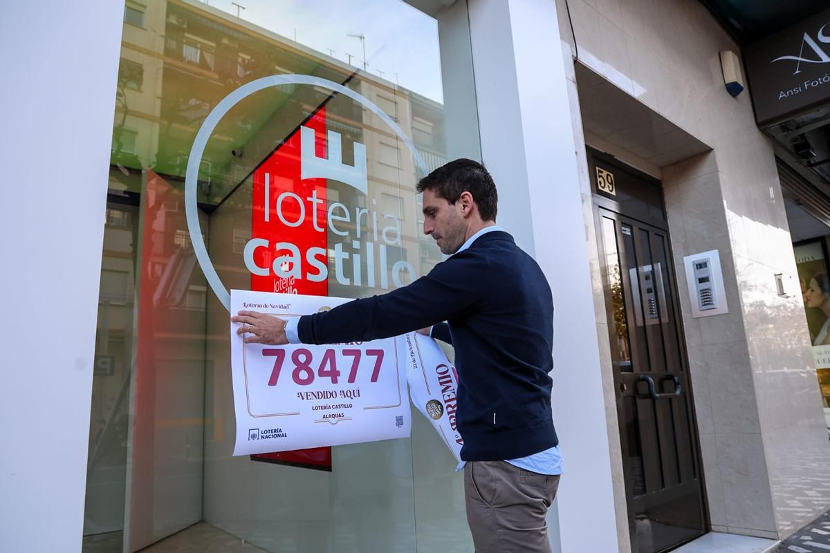 Así han celebrado el tercero, un cuarto y dos quintos caen en Loterías Castillo en Alaquàs