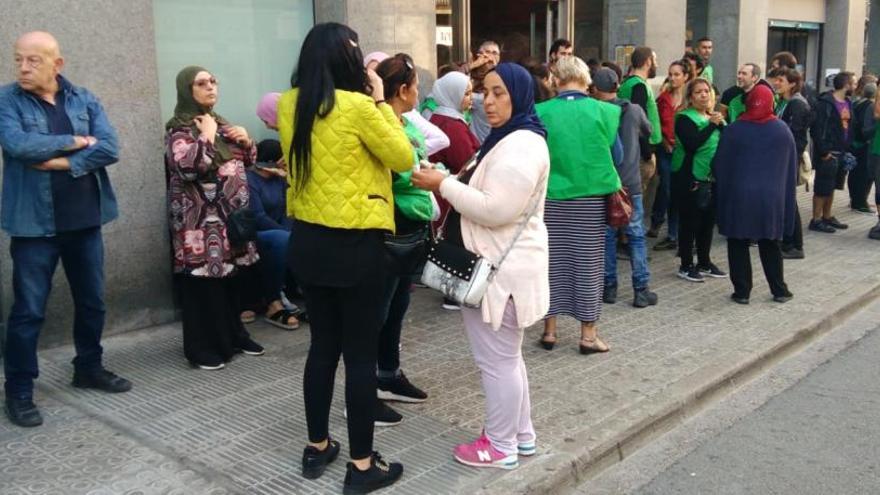 Una setantena d&#039;activistes de la PAHC aconsegueixen frenar un nou desnonament a Manresa