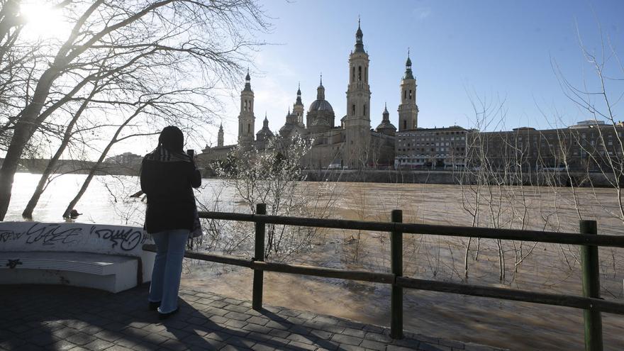 Aragón mantendrá el nivel de alerta hasta el sábado por la crecida tras pasar por Zaragoza
