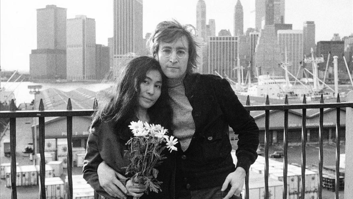 John Lennon y Yoko Ono, en Nueva York, donde el exbeatle fue abatido por un fan perturbado.