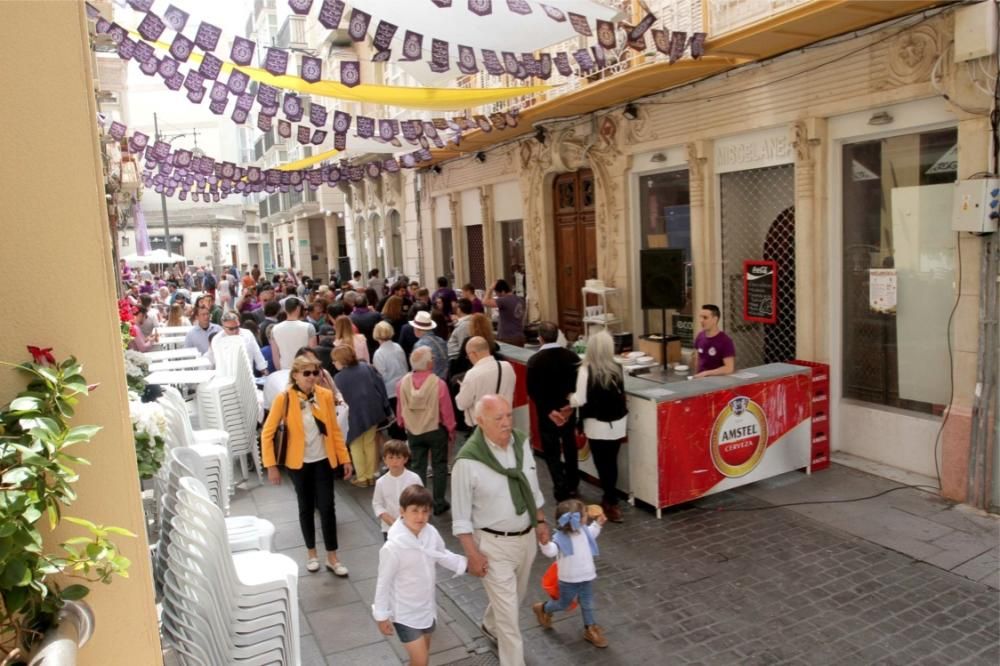 Gran ambiente en al Fiesta de las Cruces de Mayo en Cartagena