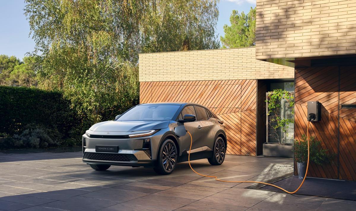Toyota C-HR+