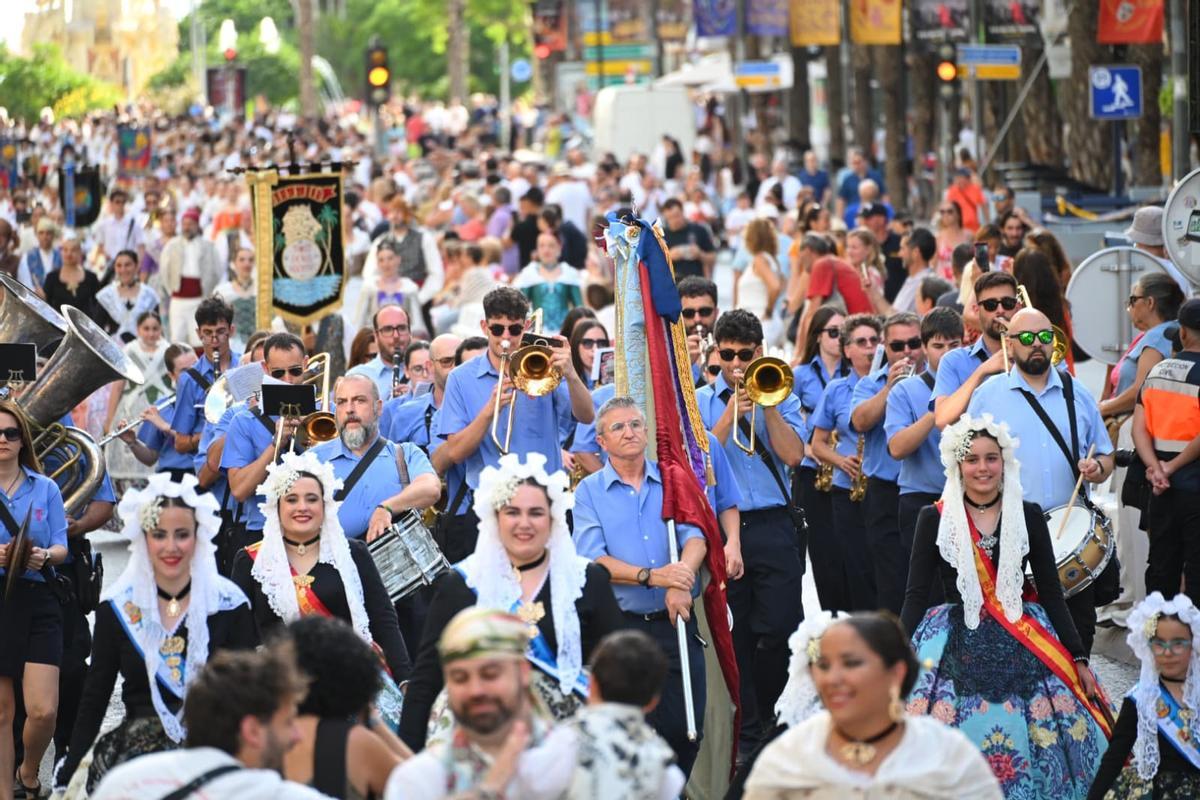 Una de las bandas de música que ha participado en el acto.