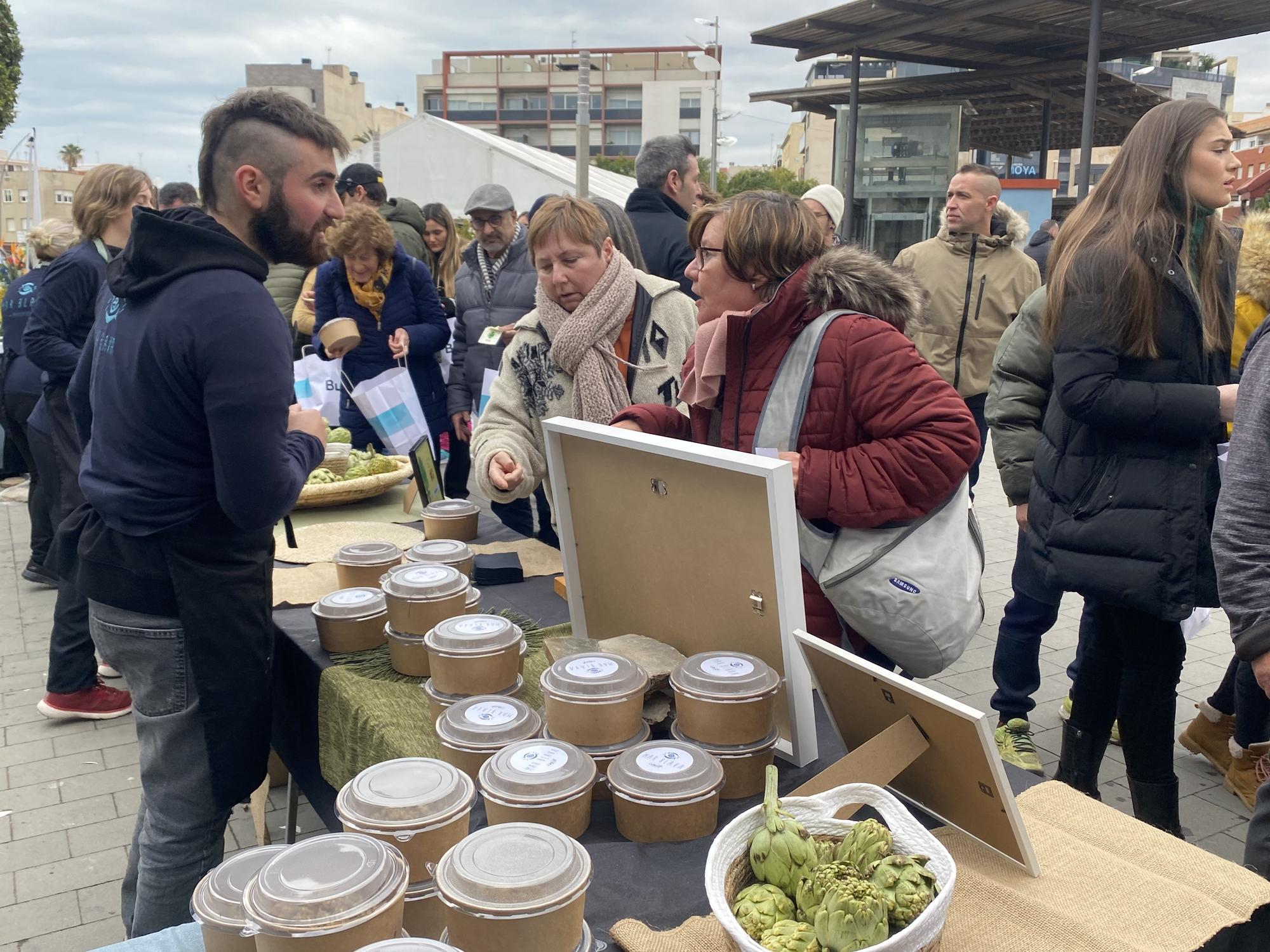 La 'carxofa' vuelve a llenar el centro de Benicarló con la degustación gastronómica